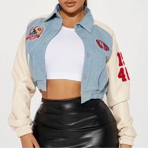 New NFL brand San Francisco 49ers varsity cropped jacket
NWT/NEW
NFL